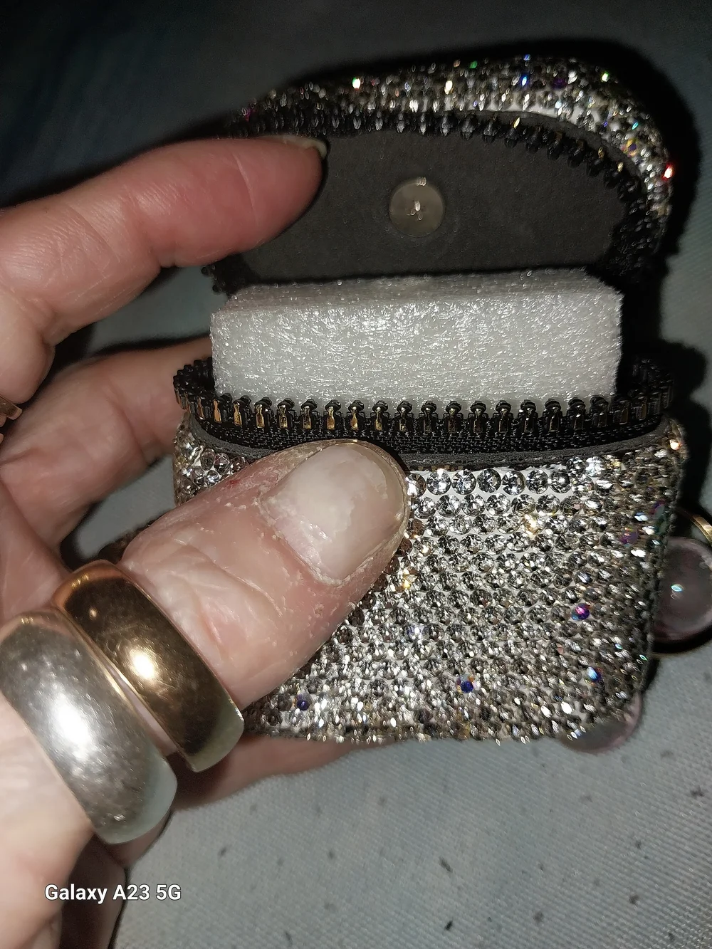 Unbranded Crystal-Embellished Ipod Ear Buds Holder Bag Charm/Keychain w/Pink